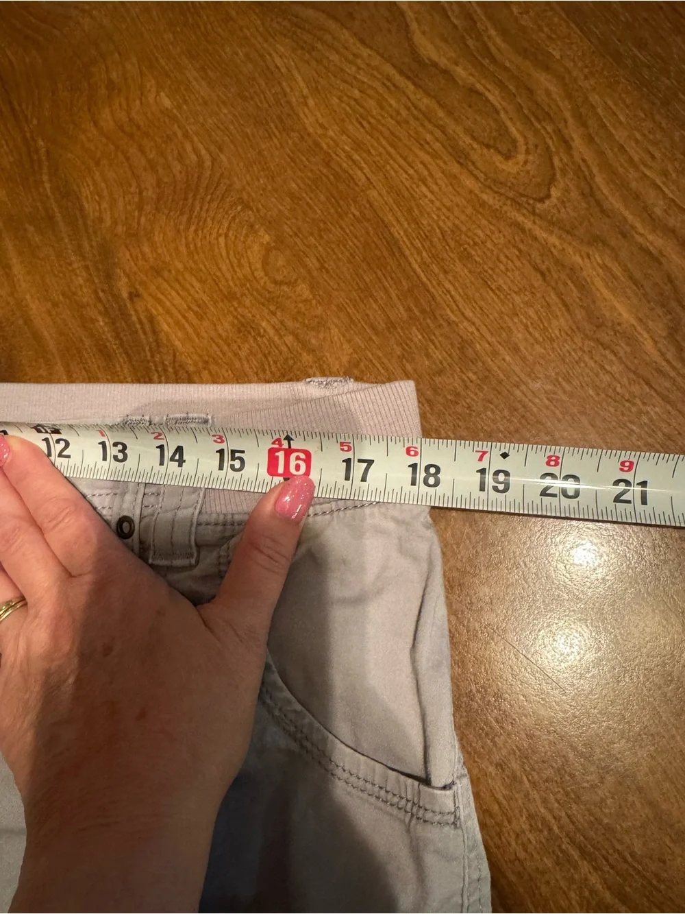 Women's Light beige Cargo Shorts — Comfortable Everyday Fit